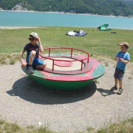 Le tourniquet sur le bord du lac du Monteynard, dans le Trièves